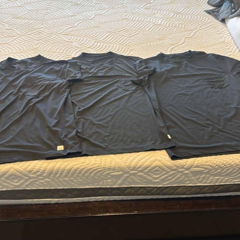 3 small Vuori Tradewinds T shirts- Excellent condition